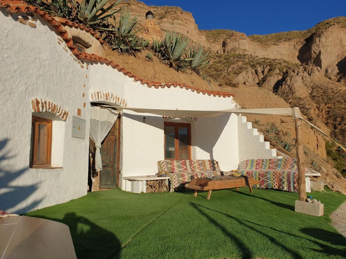 Creatively Designed Cavehouse With Jacuzzi Villa Gorafe Exteriör bild