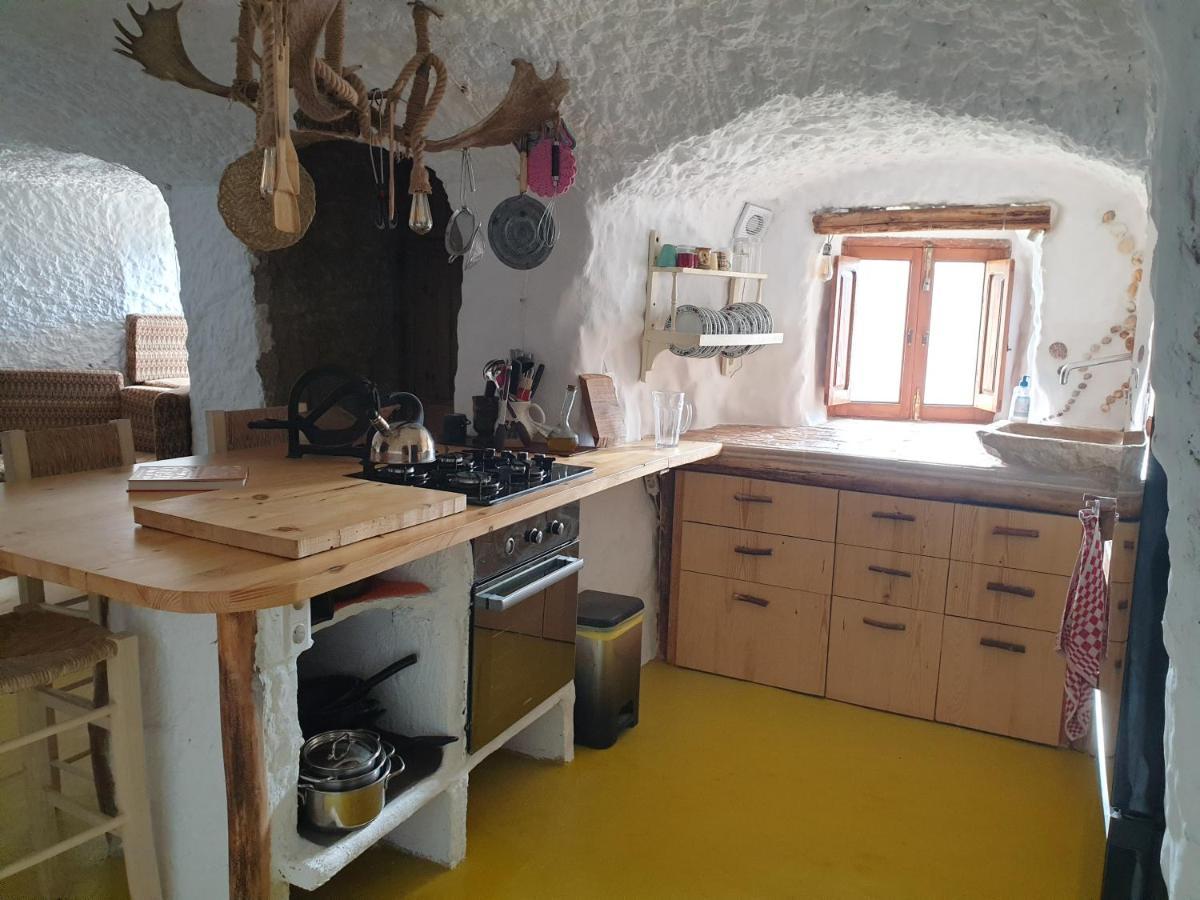 Creatively Designed Cavehouse With Jacuzzi Villa Gorafe Exteriör bild