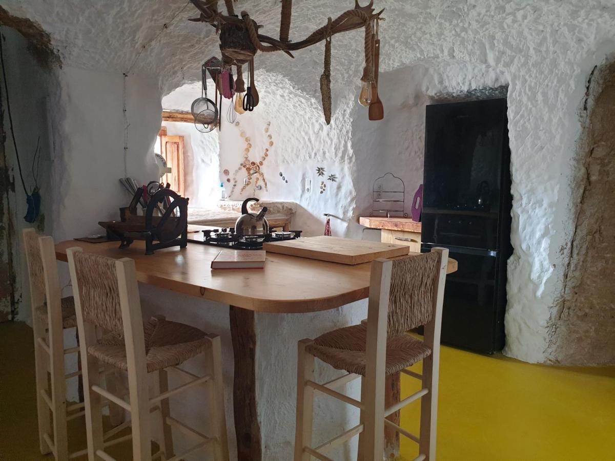 Creatively Designed Cavehouse With Jacuzzi Villa Gorafe Exteriör bild