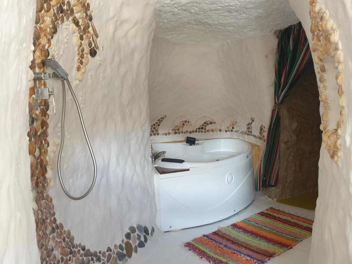 Creatively Designed Cavehouse With Jacuzzi Villa Gorafe Exteriör bild