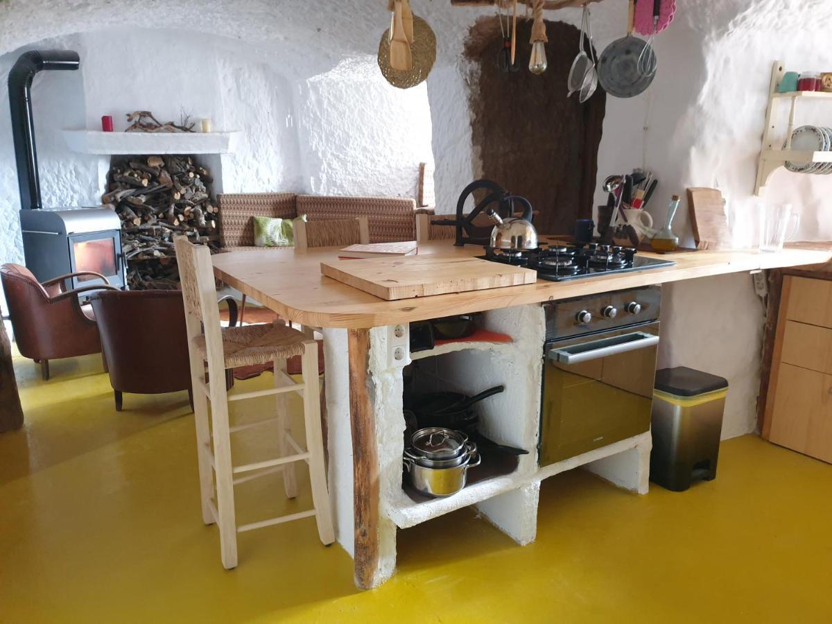 Creatively Designed Cavehouse With Jacuzzi Villa Gorafe Exteriör bild