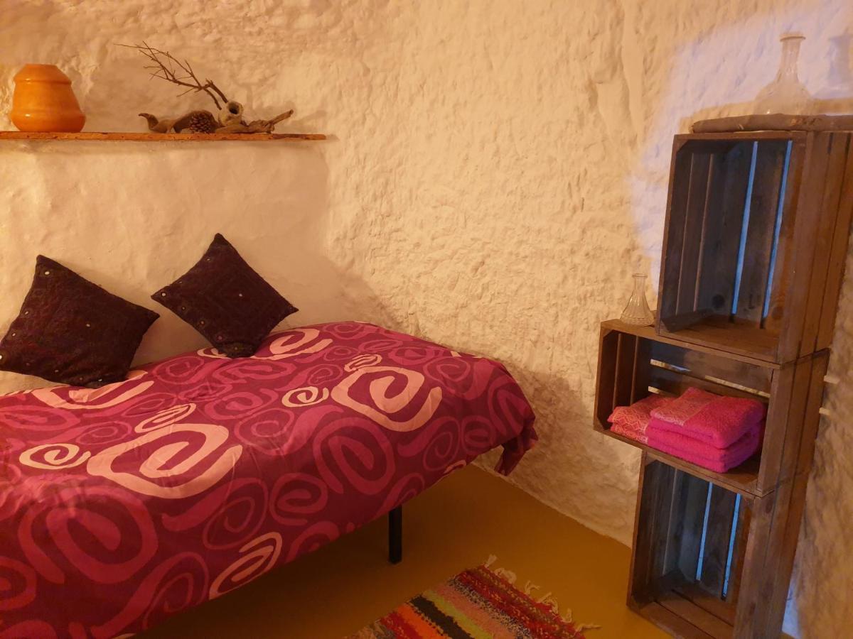 Creatively Designed Cavehouse With Jacuzzi Villa Gorafe Exteriör bild