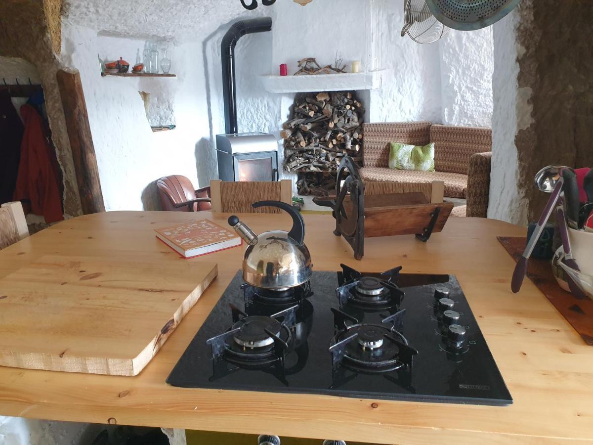Creatively Designed Cavehouse With Jacuzzi Villa Gorafe Exteriör bild