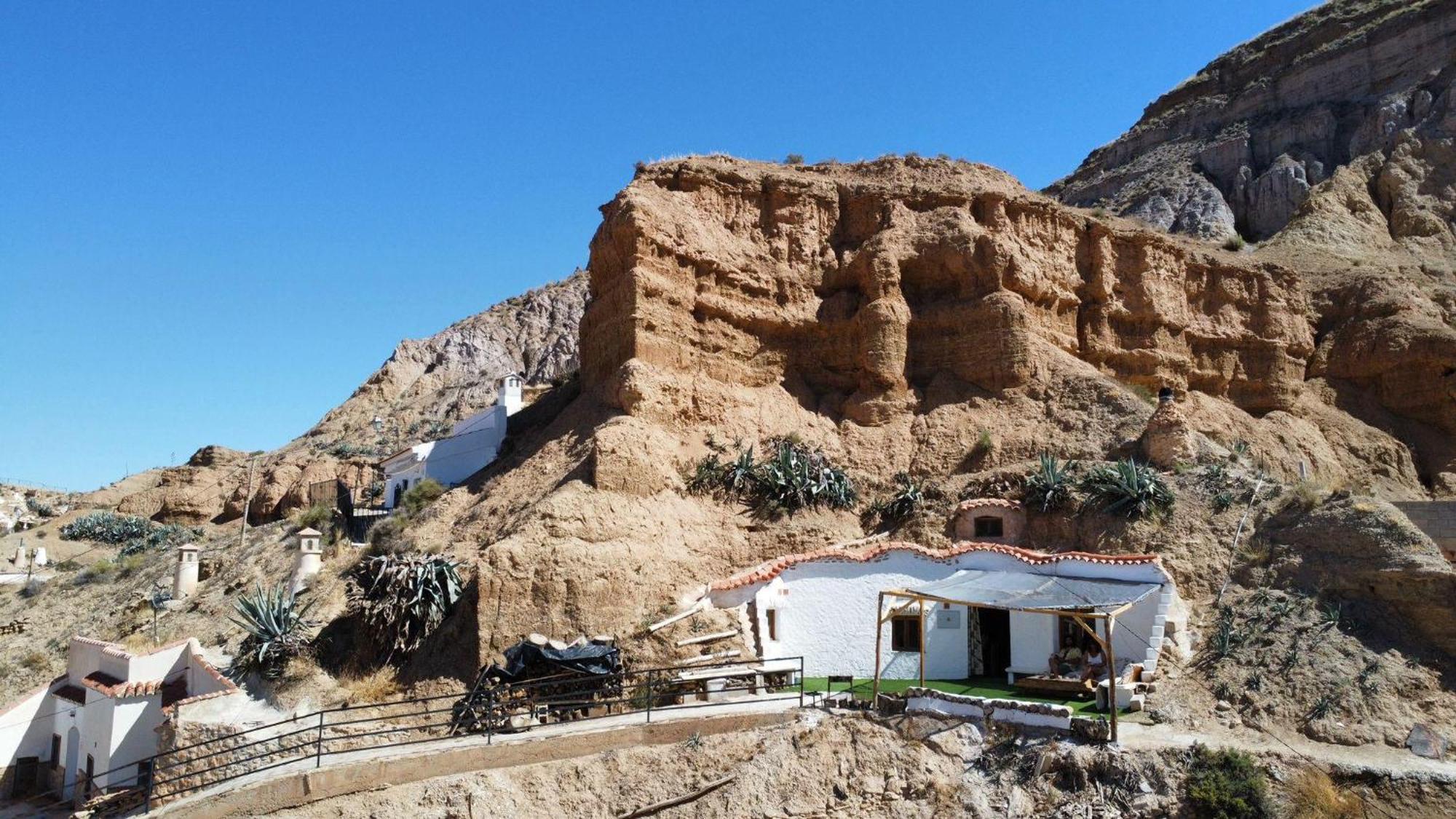 Creatively Designed Cavehouse With Jacuzzi Villa Gorafe Exteriör bild